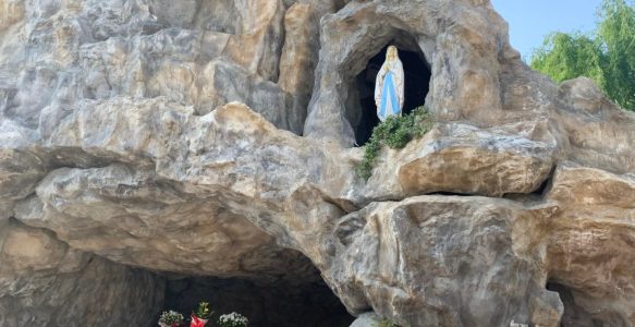 Sabato 11 Giugno primo Matrimonio nella riproduzione della Grotta di Lourdes